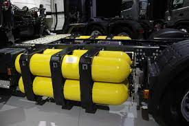 Governo pretende zerar imposto de importação para carretas e caminhões a gás